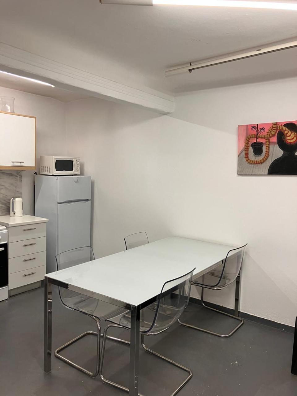 Stylish, Basement Studio With Roof Top Access - Ep9B Aten Exteriör bild